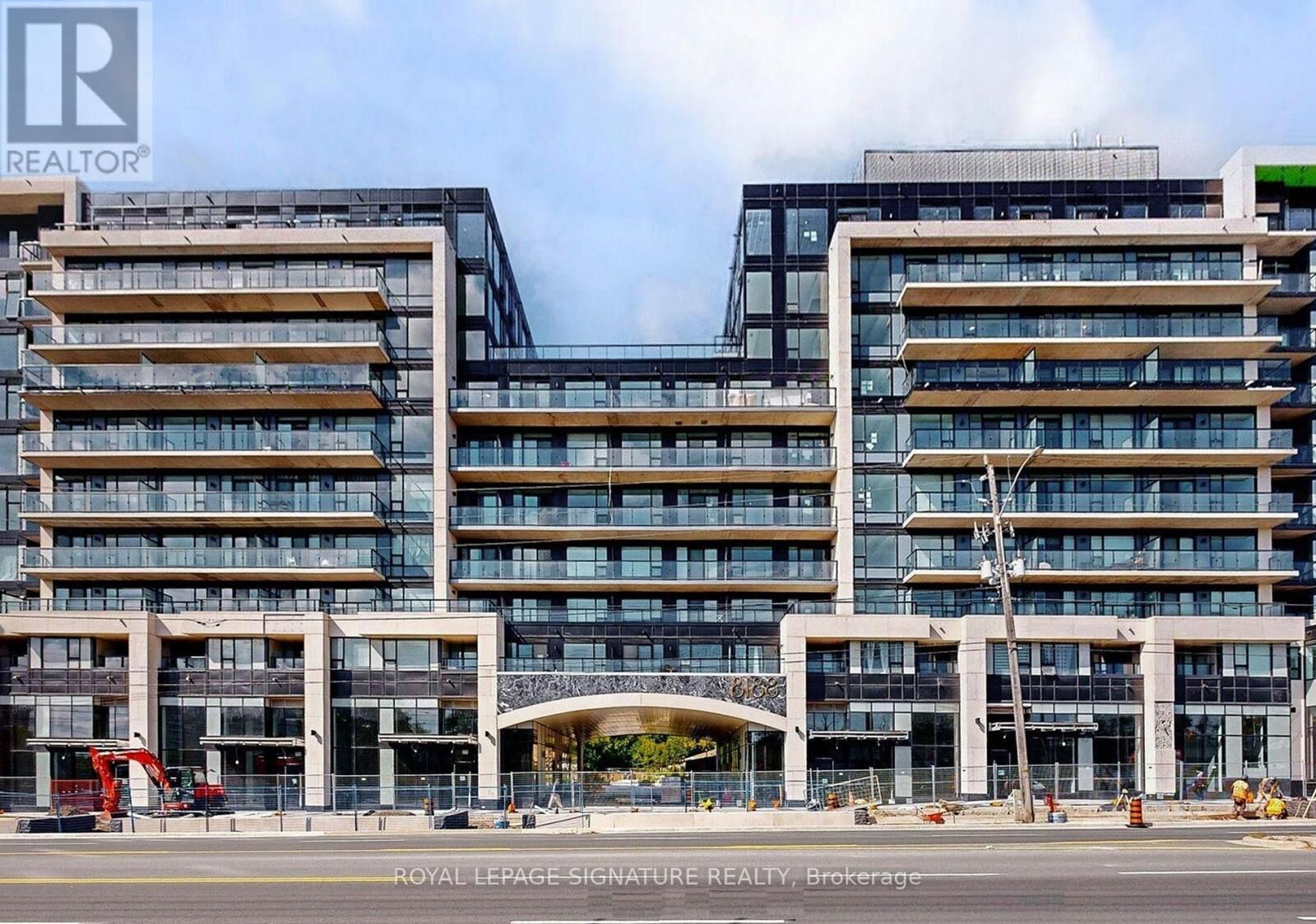 Property Photo:  8188 Yonge Street 215  ON L4J 1W5 