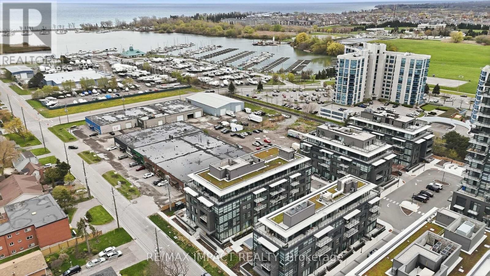 Property Photo:  1614 Charles Street 522  ON L1N 0P4 
