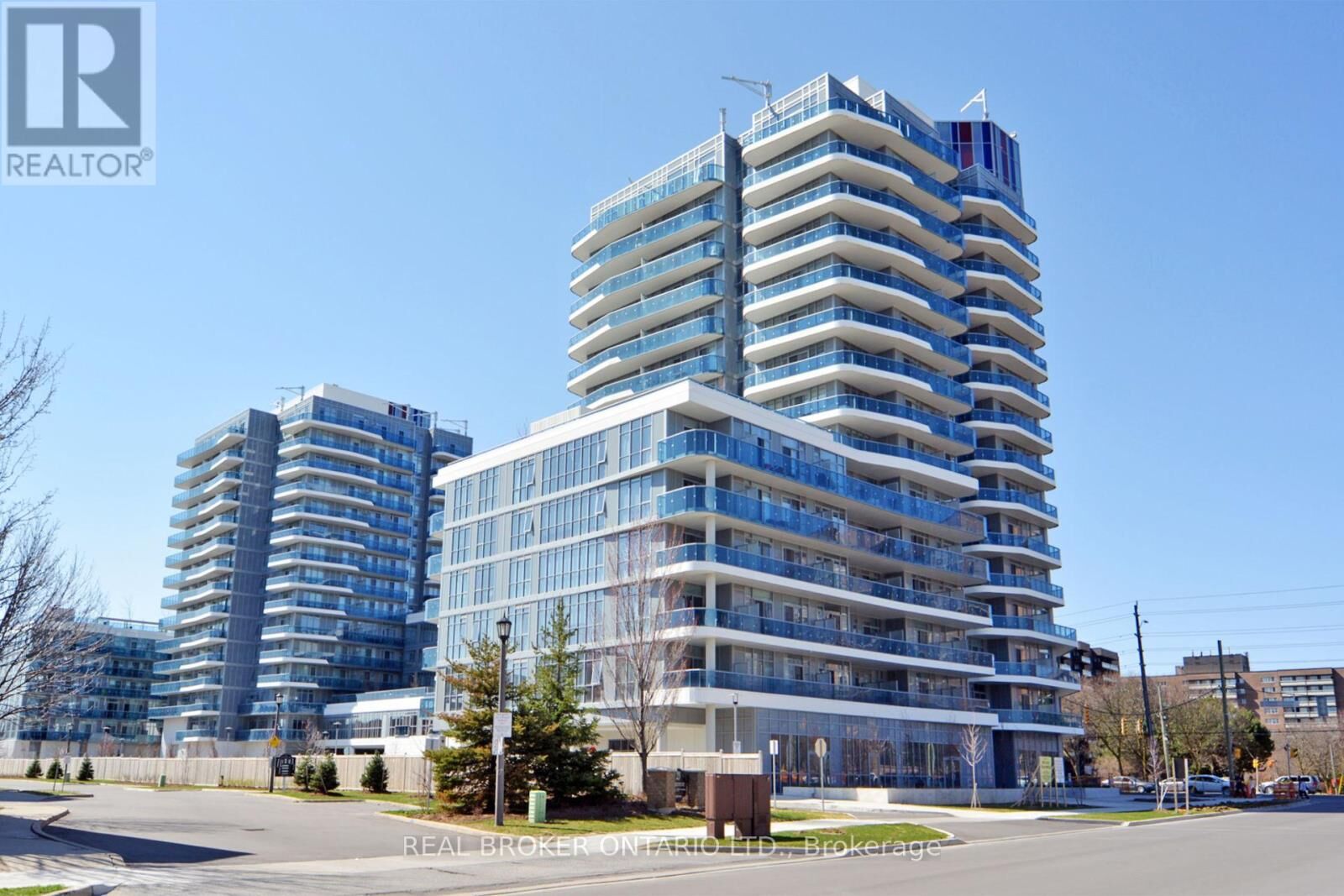 Property Photo:  9471 Yonge Street 623  ON L4C 1V4 