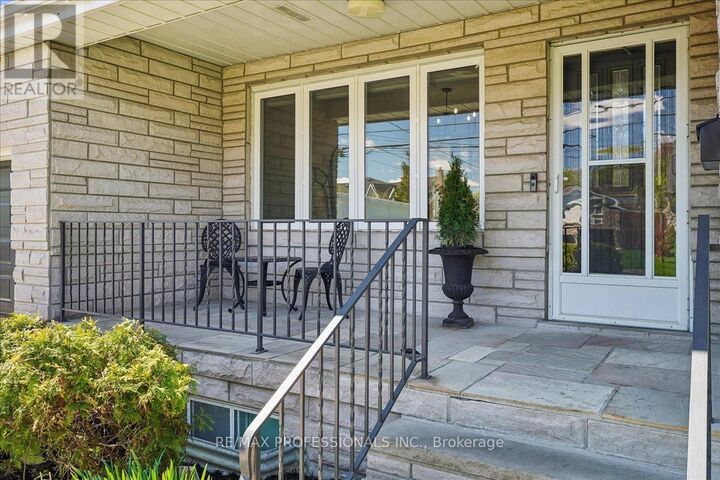 Property Photo:  28 Spring Garden Road  ON M8Z 3X1 