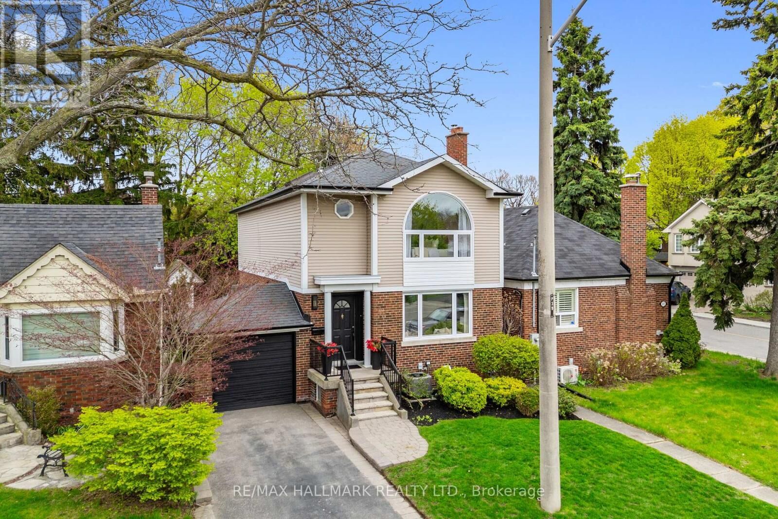 Property Photo:  39 Briar Dale Boulevard  ON M1N 1Z6 