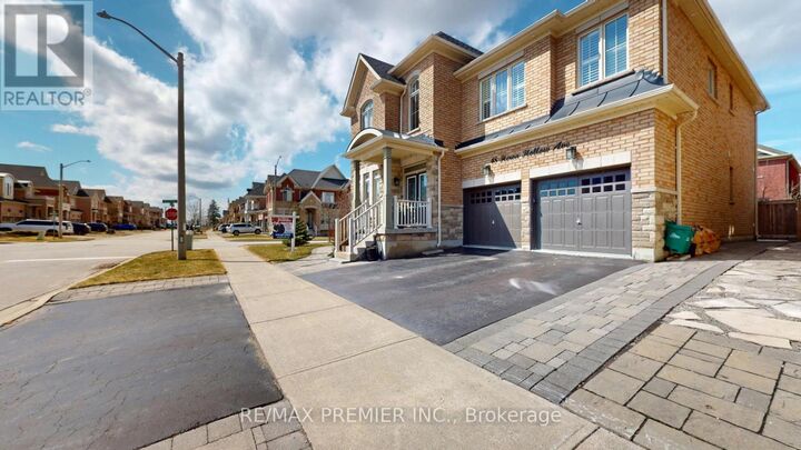 Property Photo:  48 Heron Hollow Avenue  ON L4E 0G9 