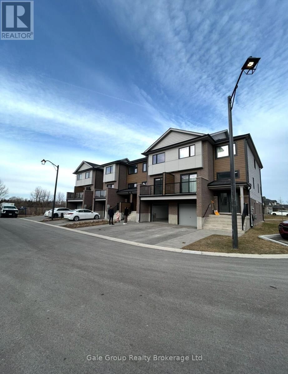 Property Photo:  182-7 Bridge Crescent Lower  ON N0G 2P0 