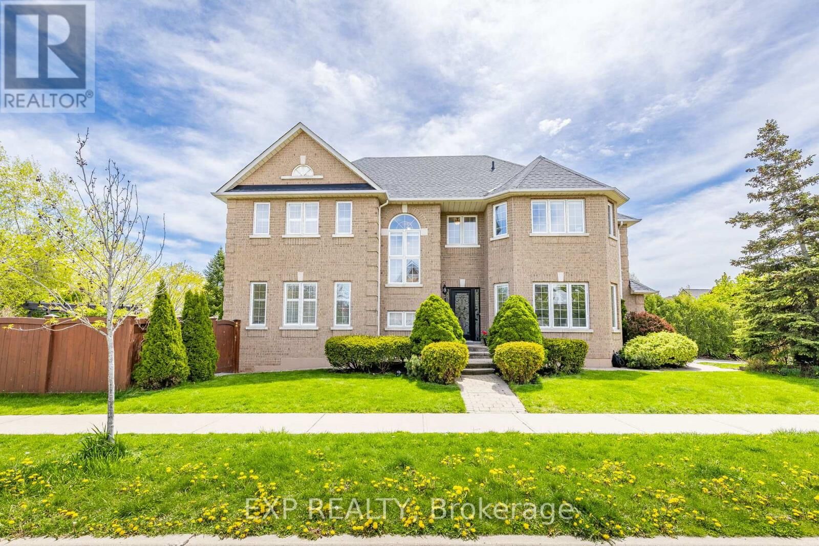 Property Photo:  2137 Frontier Drive  ON L6M 3S3 
