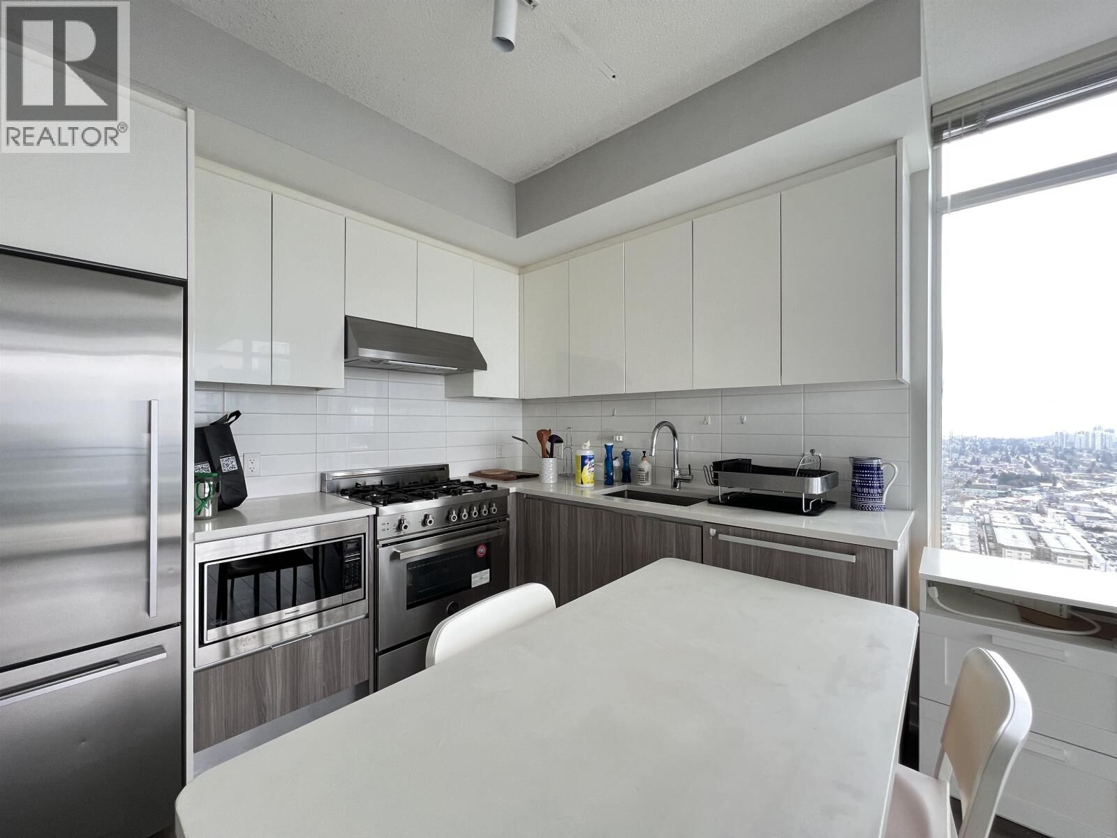 Property Photo:  4900 Lennox Lane 4007  BC V5H 0G9 