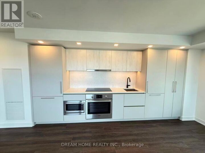 Property Photo: 609 Sherborne Street 1004 ON M4X 0A4