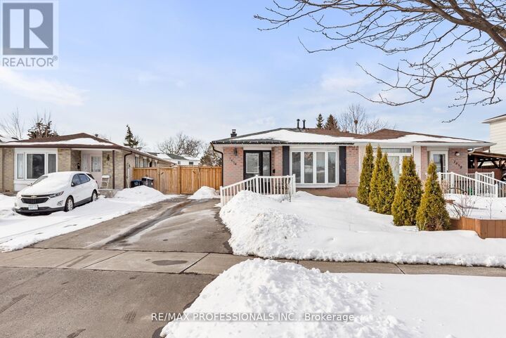 Property Photo:  7656 Priory Crescent  ON L4T 3H5 