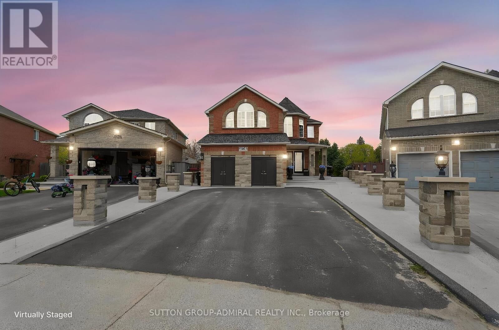 Property Photo:  46 Balmoral Place  ON L4N 0Y9 