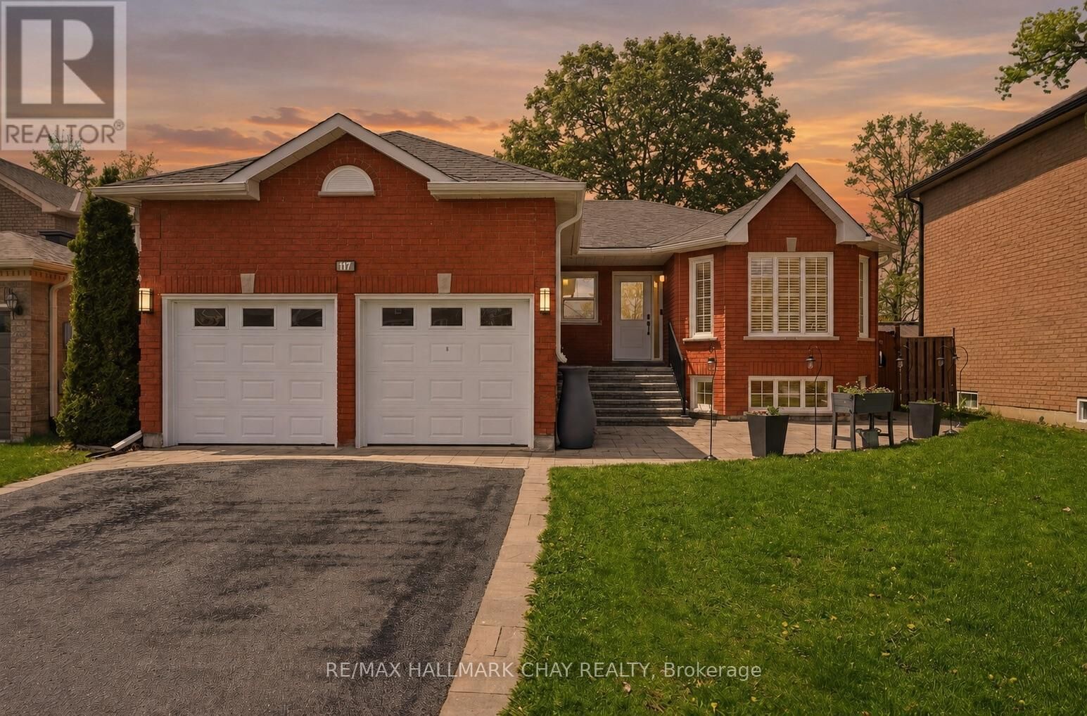 Property Photo:  117 Brown Street  ON L4N 7V7 