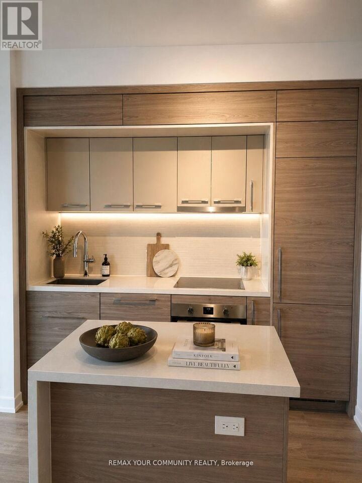 Property Photo:  29 Green Trail Court 1606  ON M2K 0J9 
