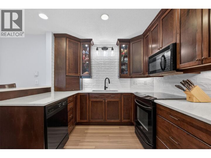 Property Photo:  1534 Lawrence Avenue 306  BC V1Y 6M8 