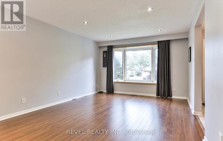 Property Photo: 16 Ravenview Drive ON M1E 3M1