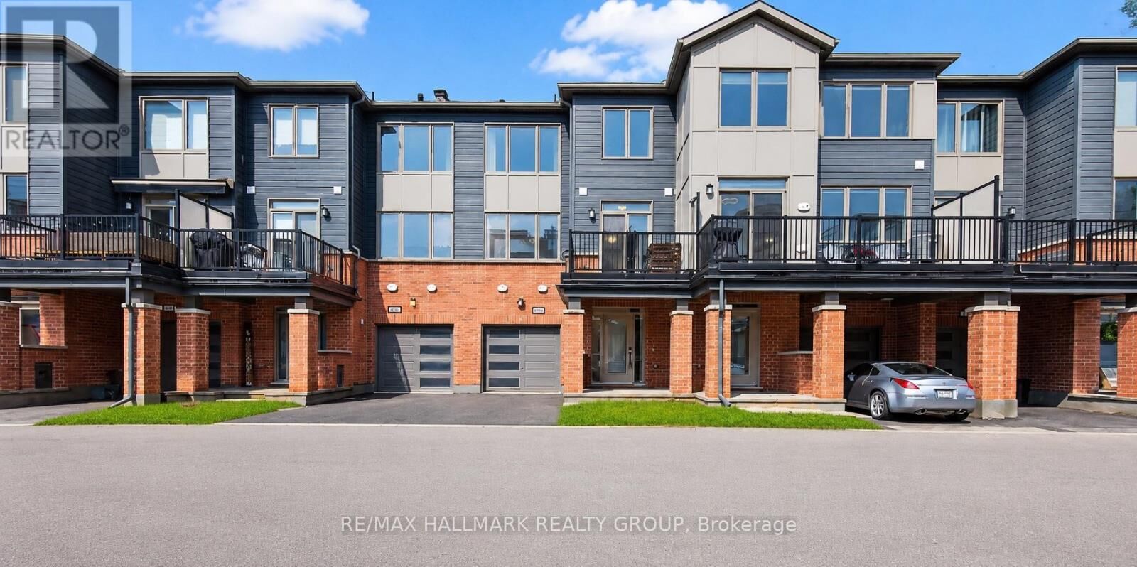Property Photo:  805 Kiniw Private  ON K1K 4Z4 