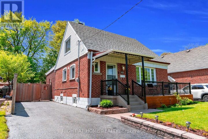 Property Photo:  15 Alvinston Road  ON M1L 2J8 