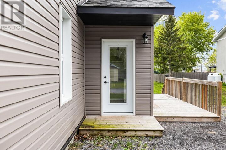 Property Photo:  6 Spring Street  ON K0C 1T0 