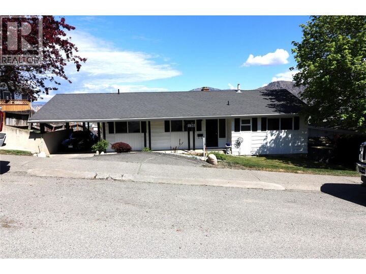 136 Greenstone Drive — photo 1