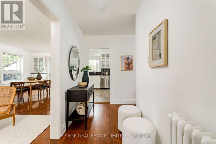 Property Photo:  25 Cliveden Avenue  ON M8Z 3M7 