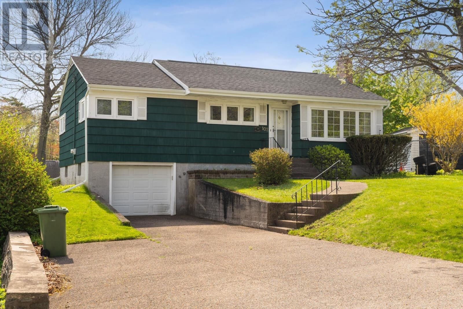 Property Photo:  102 Torrington Drive  NS B3M 1Y2 