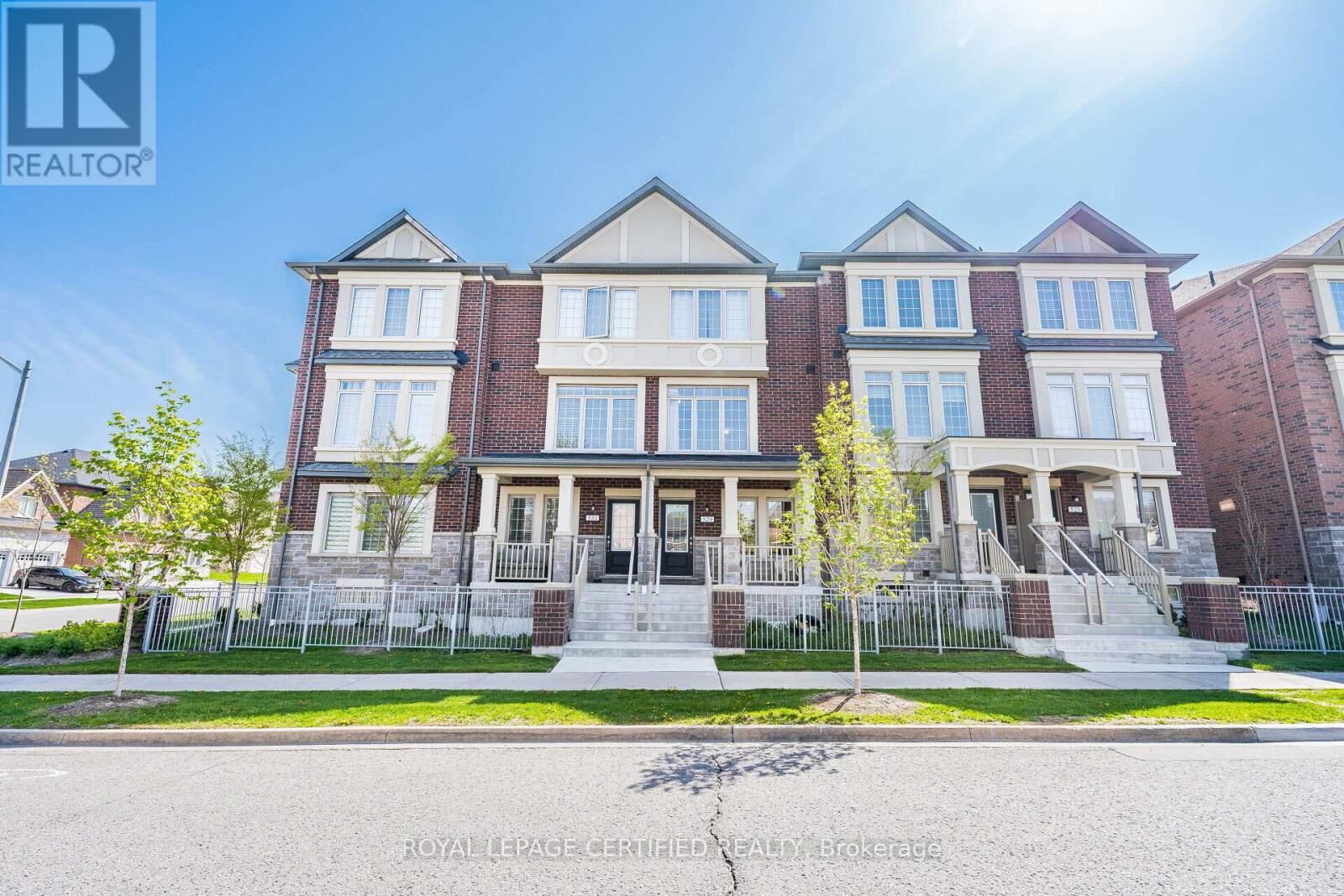 Property Photo:  529 Old Harwood Avenue  ON L1Z 0V2 