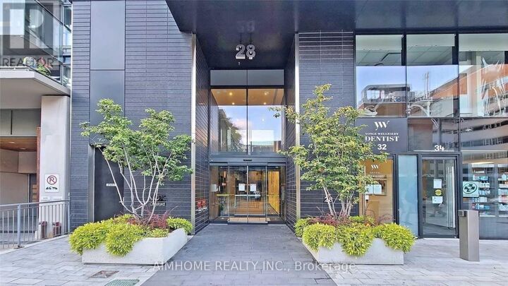 Property Photo:  28 Wellesley Street East 3405  ON M4Y 0C4 