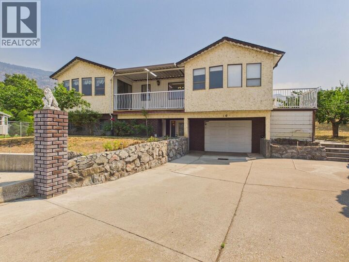 10 Spruce Court — photo 1