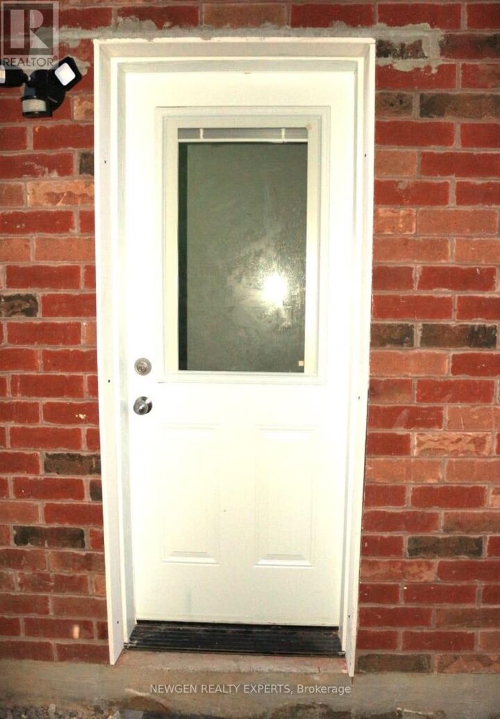 Property Photo: 100 Rising Hill (Bsmnt) Ridge ON L6Y 6B2