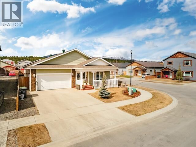 Property Photo:  43 Dora Crescent  YT Y1A 0K9 