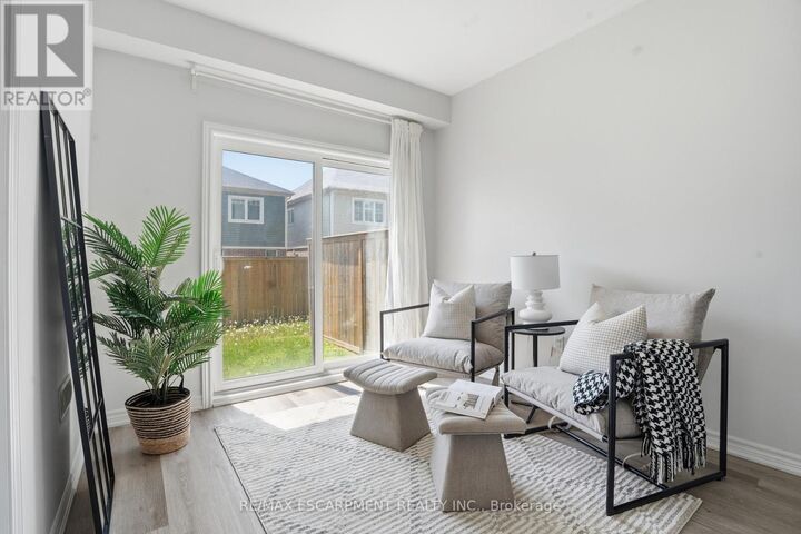 Property Photo: 124 Compass Trail Unit 5 ON N3E 0E3