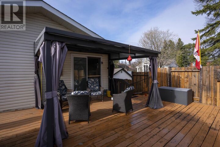 Property Photo:  90 Logan Ave  ON P7A 6P9 