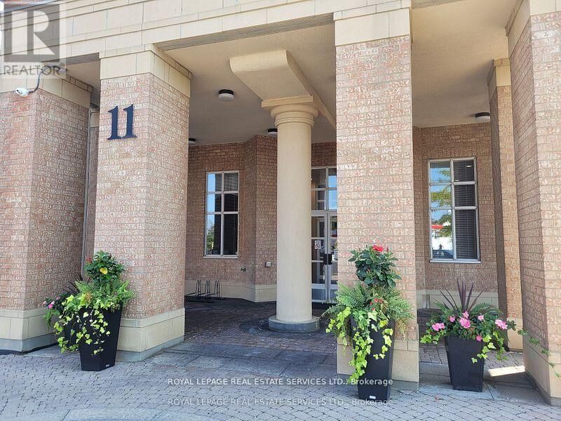 Property Photo:  11 Thorncliffe Pk Drive 607  ON M4H 1P3 