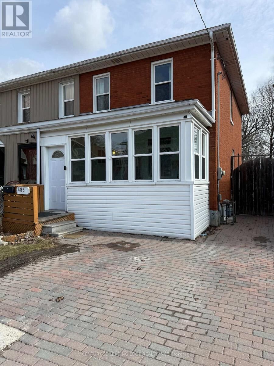 Property Photo: 485 Albert Street ON L1H 4S7