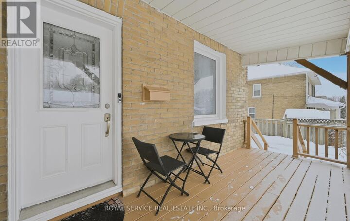 Property Photo:  14 Liberty Place  ON L1C 1W6 