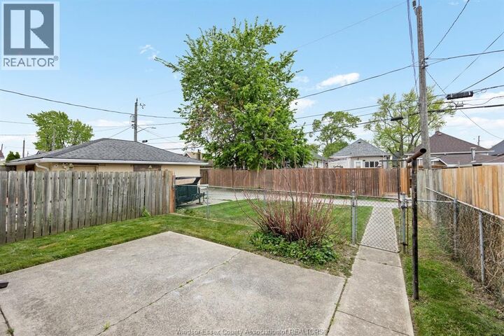 Property Photo:  919 Elsmere  ON N9A 2A8 
