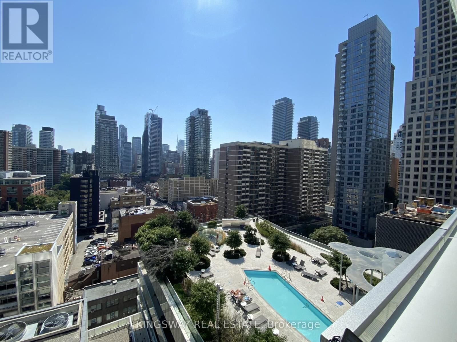 Property Photo:  1 Bloor Street East 1004  ON M4W 0A8 