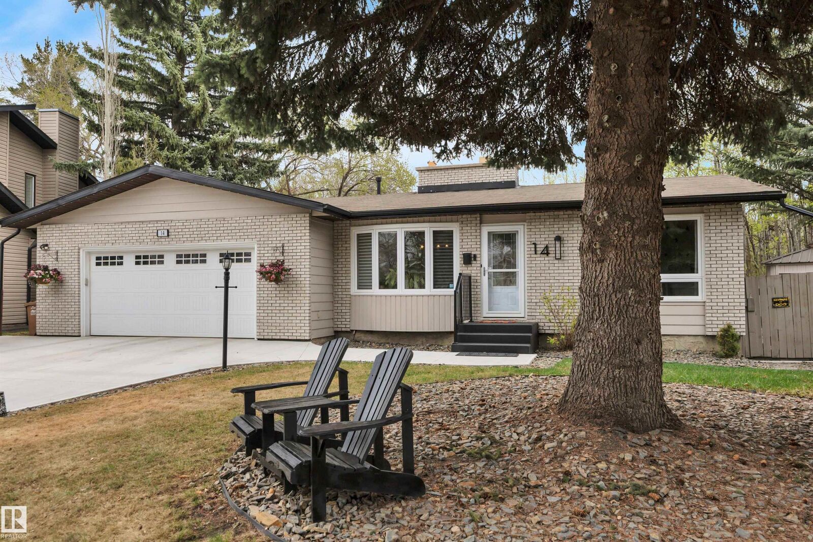 Property Photo:  14 Ash Place  AB T8N 3J5 