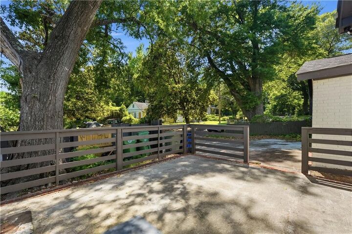 Property Photo: 166 Burbank Drive NW GA 30314