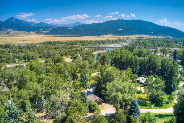 Property Photo:  16 9th Street Island Drive  MT 59047 
