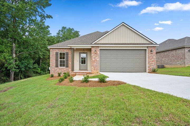 Property Photo: 19 Golden Oak MS 39402