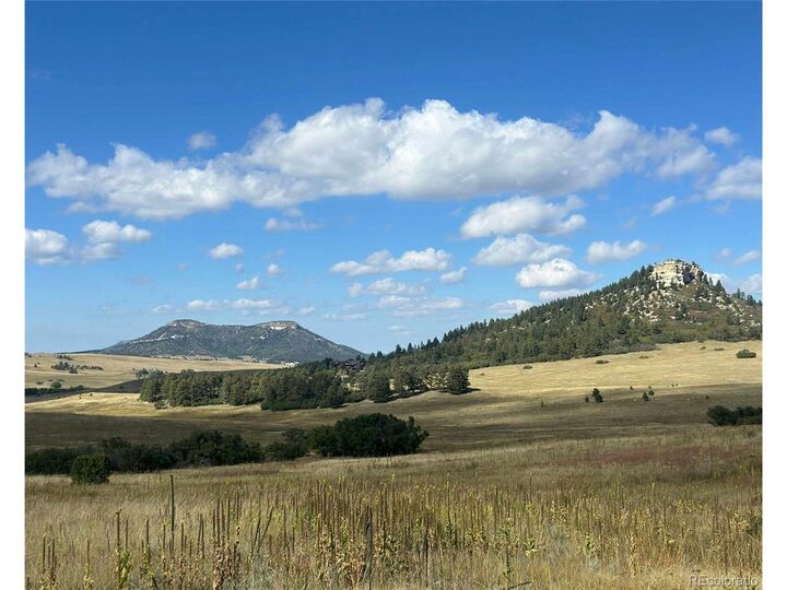 Property Photo:  
