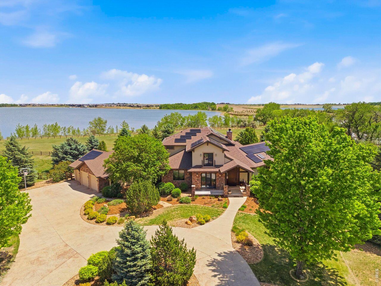 Property Photo: 2114 Shoreside Dr CO 80513