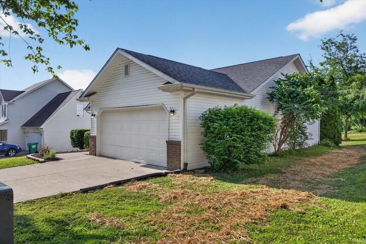 Property Photo:  412 E Cardinal Glen Drive  IN 47401 