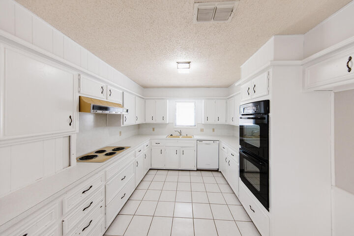 Property Photo: 4424 76th Street TX 79424