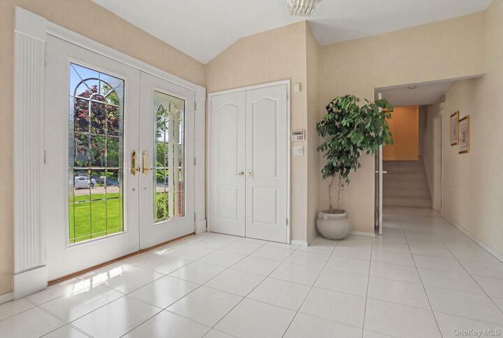 Property Photo:  86 Somerset Road  NY 10804 