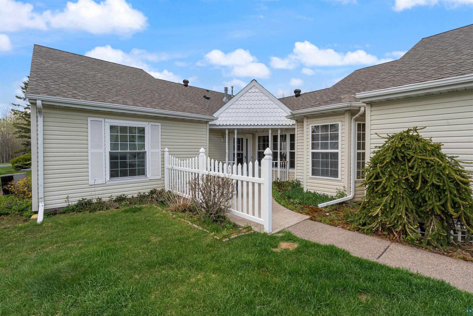 Property Photo:  2150 Miller Creek Dr 8  MN 55811 