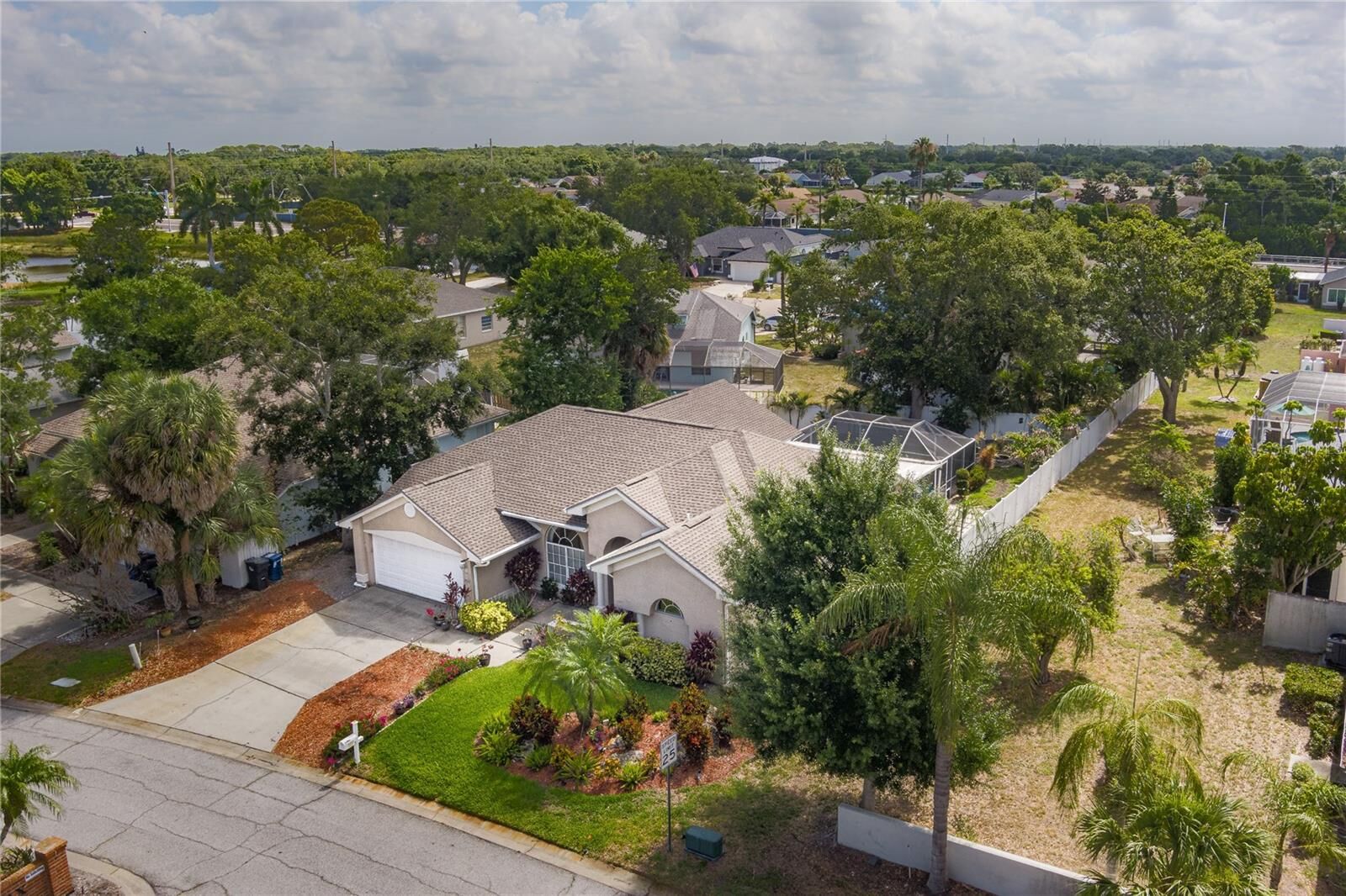 Property Photo:  4513 Peridia Boulevard E  FL 34203 