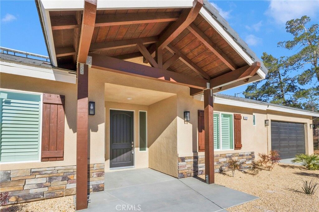 Property Photo:  12763 Cypress Avenue  CA 92395 