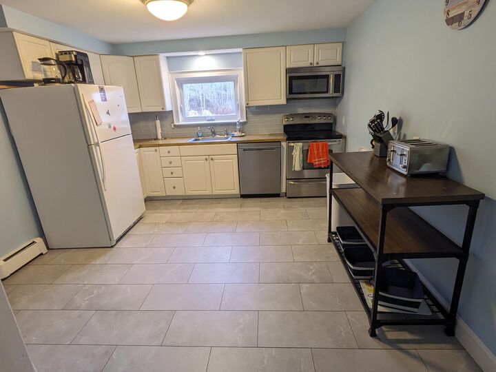 Property Photo:  32 Kings Court  ME 04090 