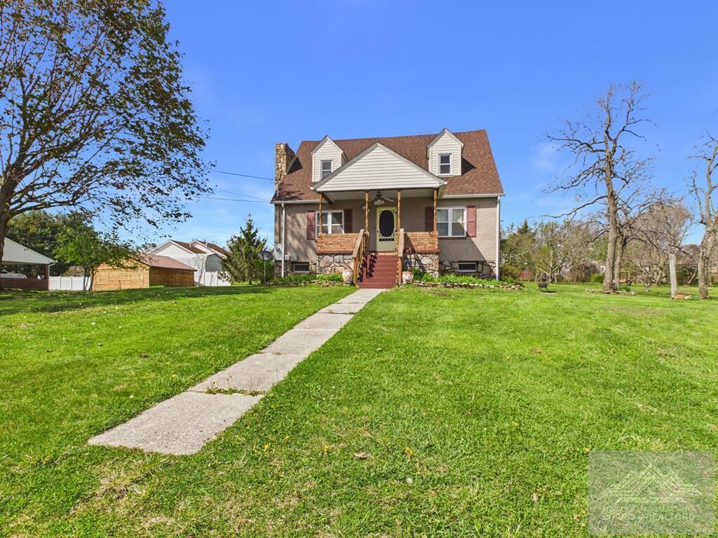 Property Photo: 905 Old Oakvale Road WV 24740
