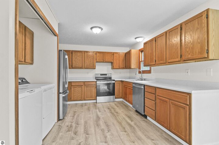 Property Photo:  142 Fern Avenue  MI 49601 