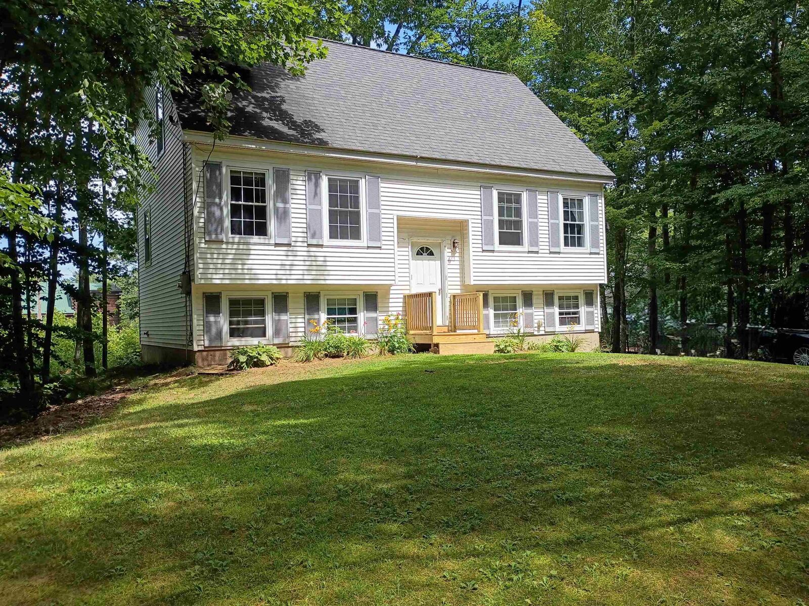 Property Photo:  6 Friar Tuck Road  NH 03224 